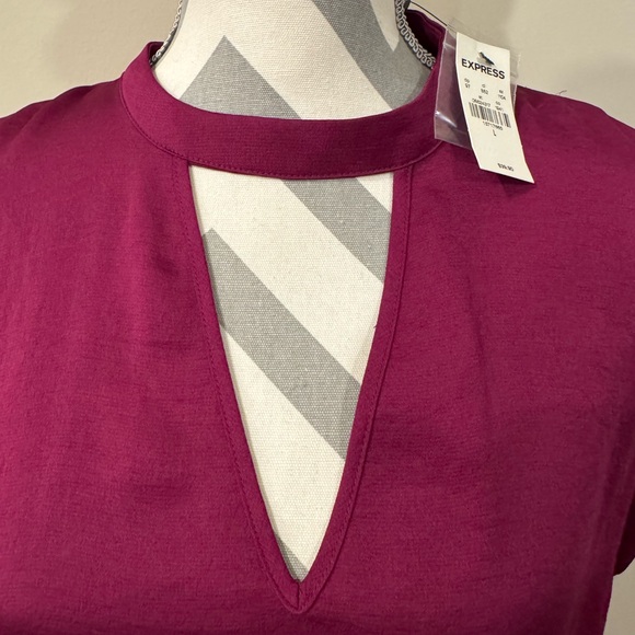 Express V-Neck Blouse - Picture 2 of 7